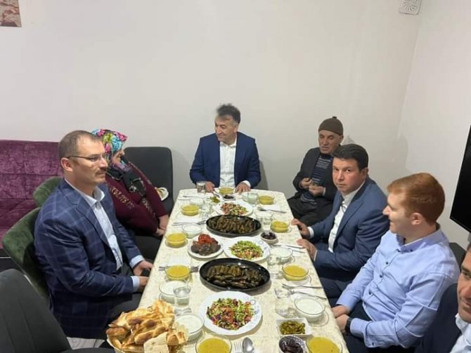 Vali Çağatay Orucunu Şehit Ailesinin Evinde Açtı