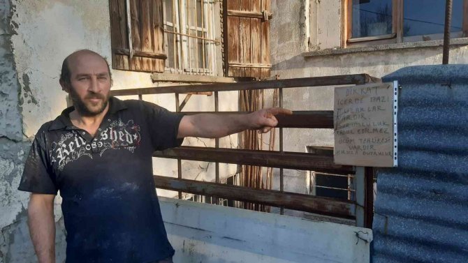 Evine Dadanan Hırsızlardan Bıktı, Çareyi Uyarıcı Notlarda Buldu