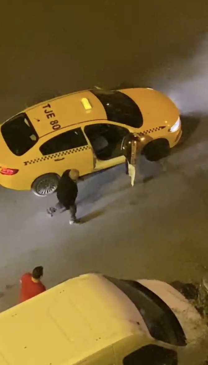 İ̇stanbul’da Bıçaklı Taksici Dehşeti: “Seni Bıçaklarım” Diyerek Çifti Kovaladı
