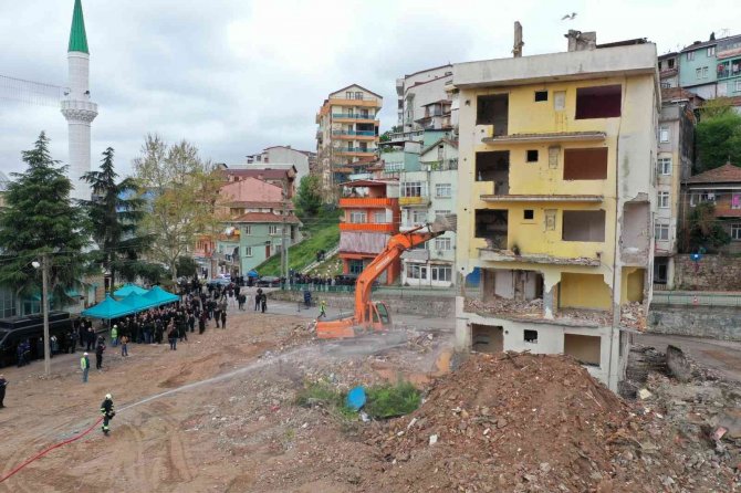 Son Binayı Bakan Murat Kurum Yıktı