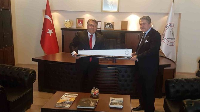Toptan’dan Yeni Rektör Yüzölçer’e Ziyaret