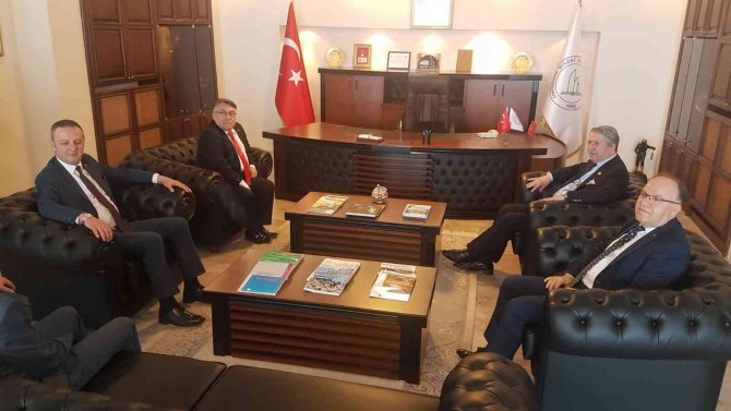 Toptan’dan Yeni Rektör Yüzölçer’e Ziyaret