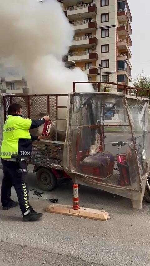 Kesilen Cezaya Kızdı, Ekmek Teknesini Ateşe Verdi