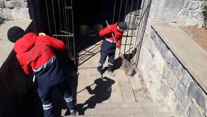 Tarihi Surlarda Temizlik Seferberliği