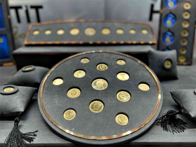 Dünya Piyasalarındaki Belirsizlik Ons Altını Yükselişe Geçirdi