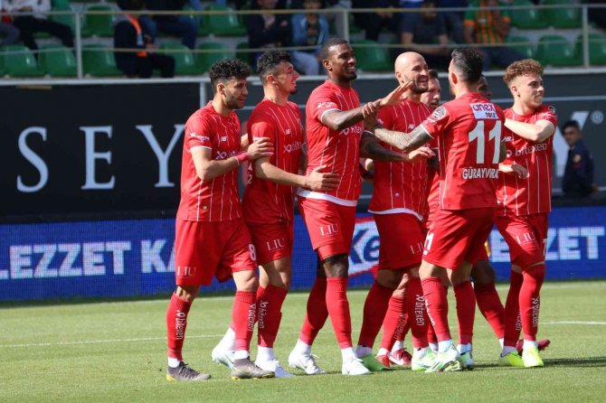 Antalyaspor’da Haji Wright, Performansıyla Göz Dolduruyor