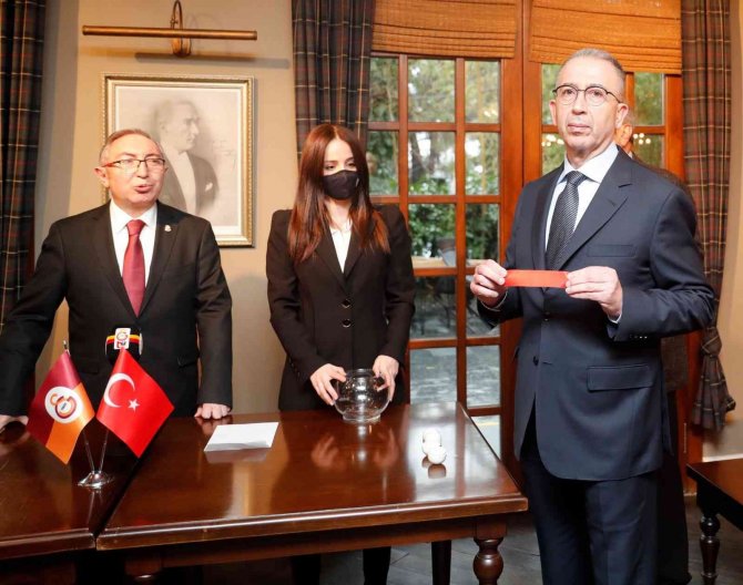 Galatasaray’da Başkan Adayları Renk Seçimi Yapıldı