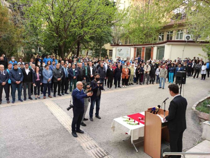 Hasta Yakınının Öldürdüğü Doktor Unutulmadı