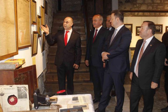 Giresun Kent Kültürü Ve Basın Tarihi Sergisi Ziyarete Açıldı