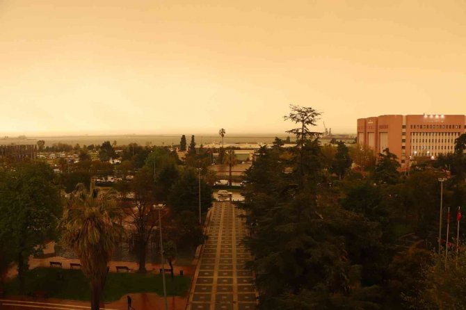 Samsun Gündüz Vakti Geceyi Yaşadı