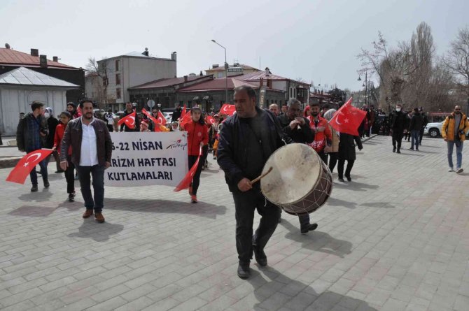 Kars’ta Davullu Zurnalı Turizm Haftası