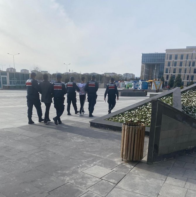 Kablo Hırsızları Jandarmaya Yakalandı