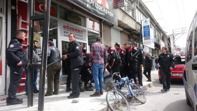 Nakliyeciler Birbirine Girdi: 1 Yaralı