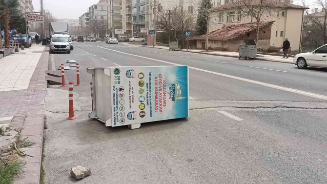 Şiddetli Rüzgar, Mandıraların Çatılarını Uçurdu