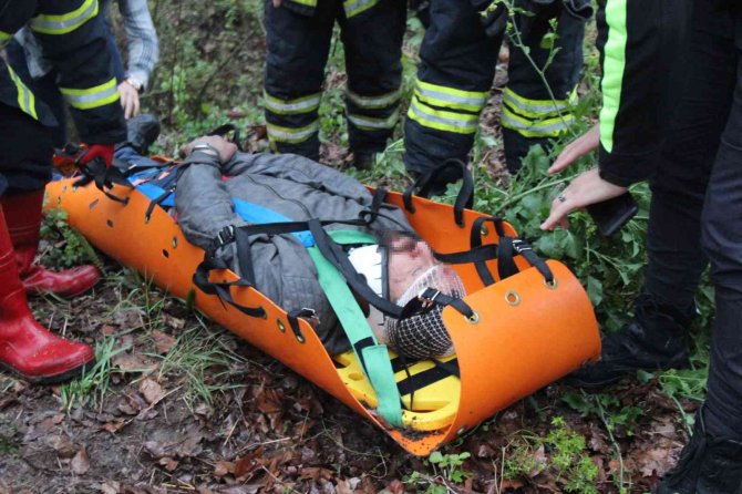 10 Metre Yükseklikten Dereye Düşen Vincin Operatörü Güçlükle Kurtarıldı
