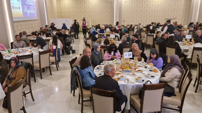 Kooperatif Üyesi Esnaflar İftarda Buluştu