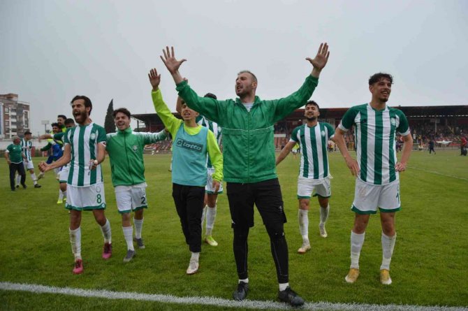 Salihli Belediyespor Uzatmada Bal’a Tutundu