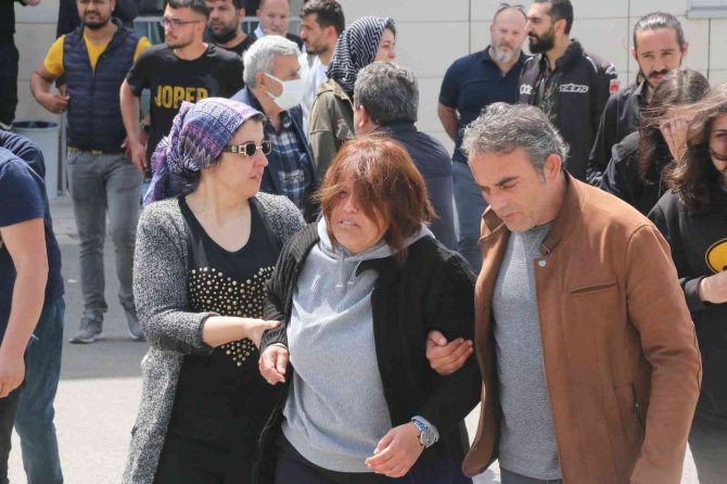 Motosikletin Tutkunu Gencin Cenazesi, Gözyaşları Arasında Alındı