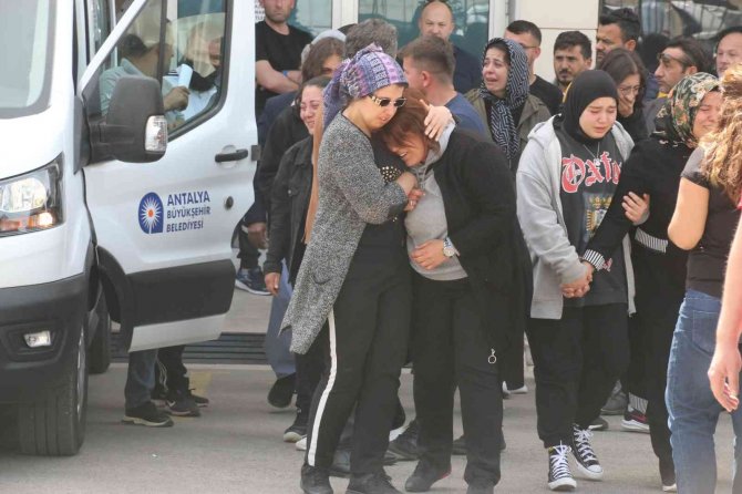 Motosikletin Tutkunu Gencin Cenazesi, Gözyaşları Arasında Alındı