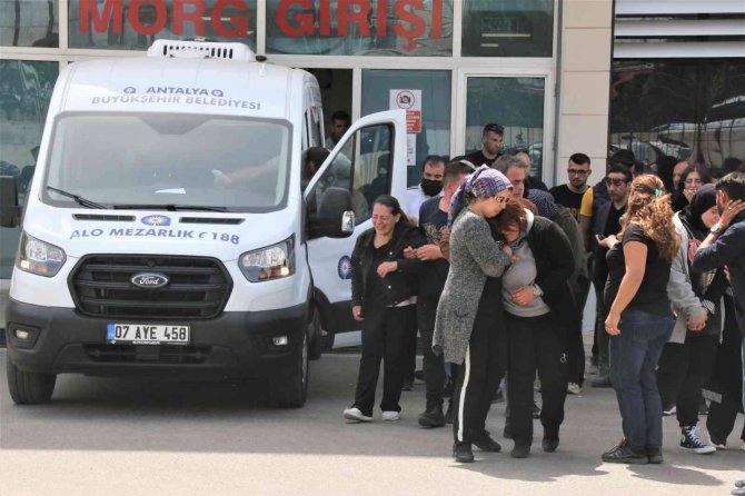 Motosikletin Tutkunu Gencin Cenazesi, Gözyaşları Arasında Alındı