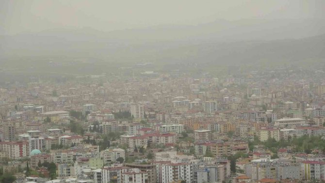 Osmaniye’de Toz Taşınımı Etkili Oluyor