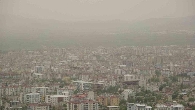 Osmaniye’de Toz Taşınımı Etkili Oluyor