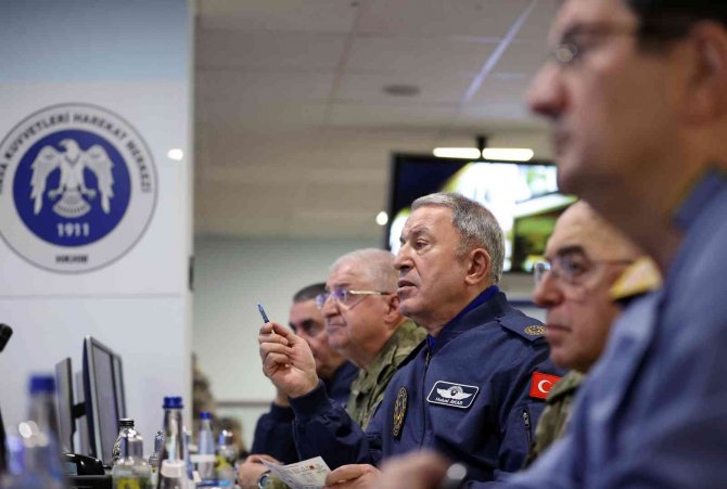 Mehmetçik Irak’ın Kuzeyindeki Terör Yuvalarına Yönelik Pençe Kilit Operasyonu’nu Başlattı