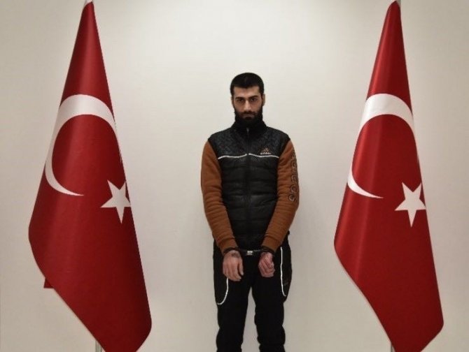 Türkiye’ye Yönelik Eylem Hazırlığında Olduğu Tespit Edilen Deaş Mensupları Orhan Moran Ve Mustafa Kılıçlı, Mi̇t Tarafından Suriye’de Gerçekleştirilen Operasyonla Yakalanarak Türkiye’ye Getirildi.