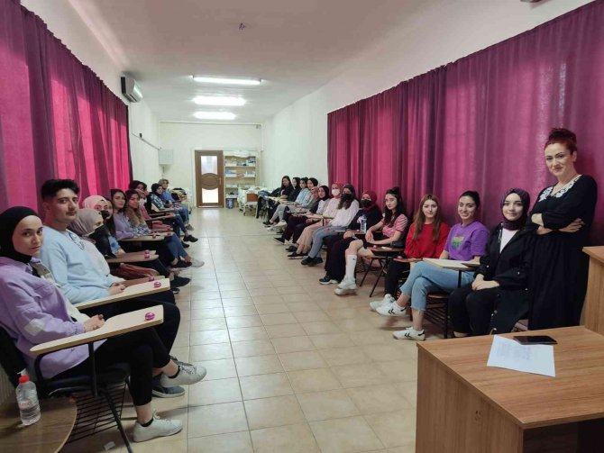 Nevü’de "Öğrencilere Yönelik" Etkinlikler Devam Ediyor