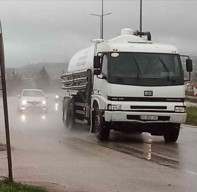 Bandırma’da İki Gündür Sağanak Yağış Etkili Oluyor