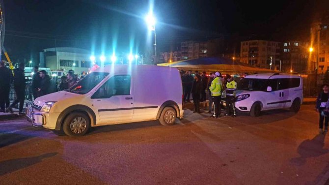 İ̇ki Grup Arasında Kavga: 1 Yaralı