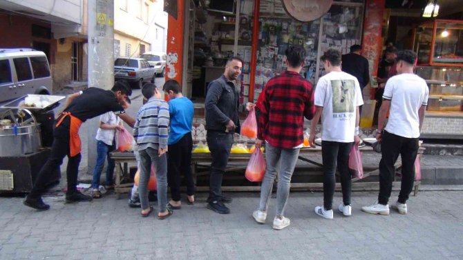 Şanlıurfalılar Meyan Şerbetinden Vazgeçmiyor