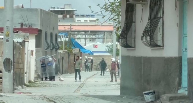 Sayaçlar Direklere Taşındı: 3 Yaralı, 6 Gözaltı