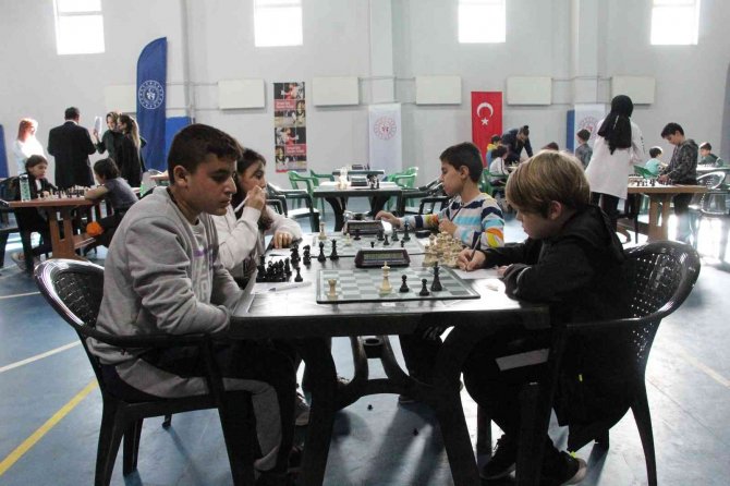 Siirt’te İki Yıl Aradan Sonra İlk Satranç Turnuvası Yapıldı