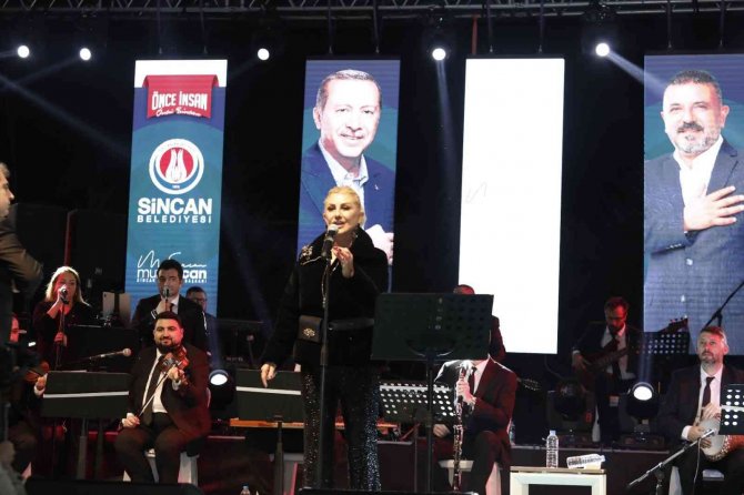 Muazzez Ersoy Ve Ümit Besen Sincan’da Konser Verdi