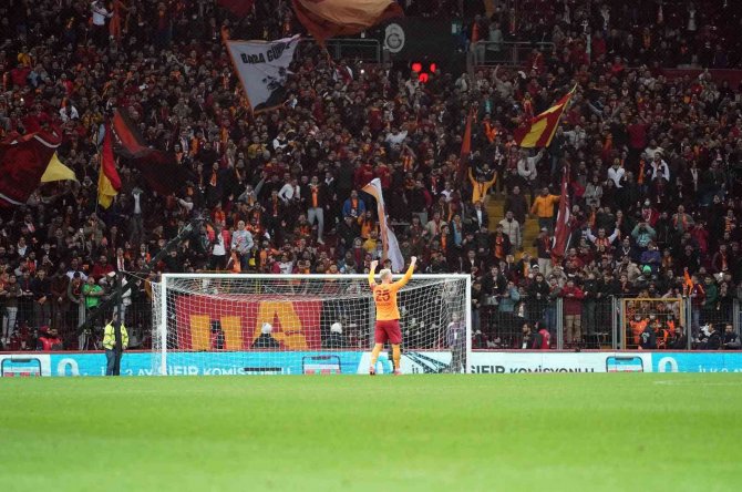Spor Toto Süper Lig: Galatasaray: 2 - Yeni Malatyaspor: 0 (Maç Sonucu)