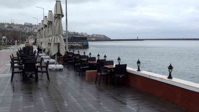 Beklenen Yağmur Etkili Oldu, Tekirdağ Sahili Boş Kaldı