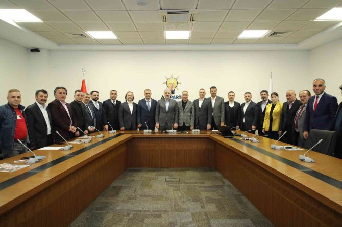 Chp’li Meclis Üyesi Ak Parti’ye Geçti