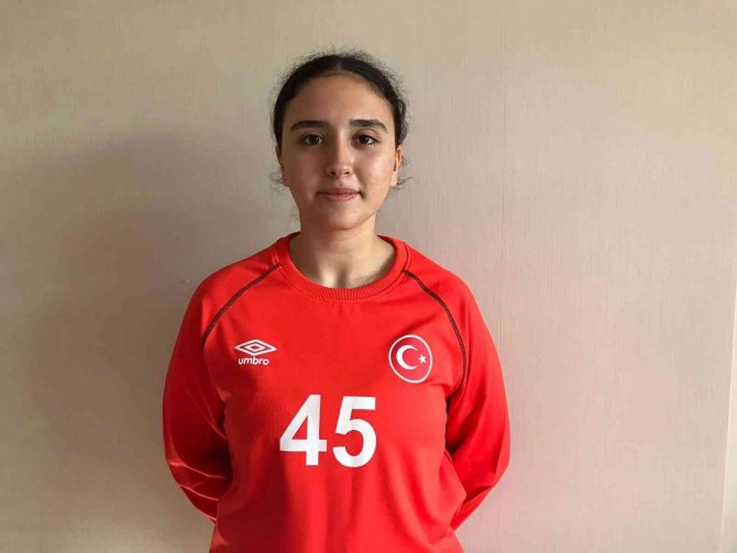 Milli Takımın Kalesi Turgutlu Belediyesporlu Betül’e Emanet