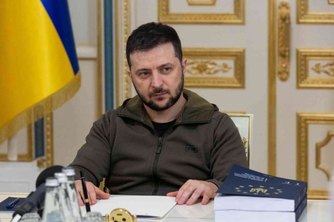 Ukrayna, Ab Üyeliği İçin Gerekli Olan Anketi Teslim Etti