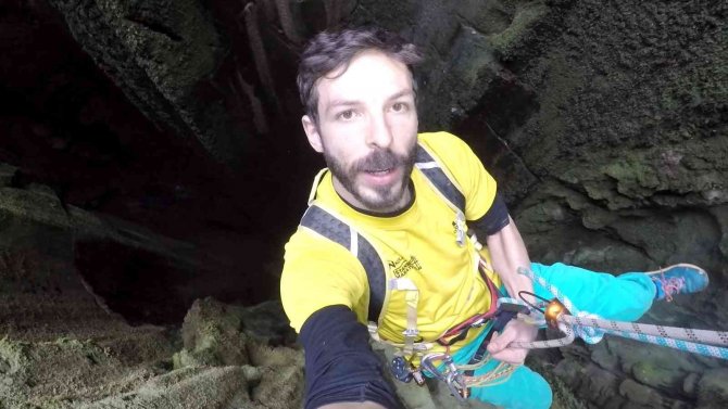 Yalovalı Dağcılardan 50 Metre Derinliğindeki Dikey Mağaraya İniş