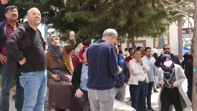 Tokat’ta Apartmanın Çatısı Alevlere Teslim Oldu