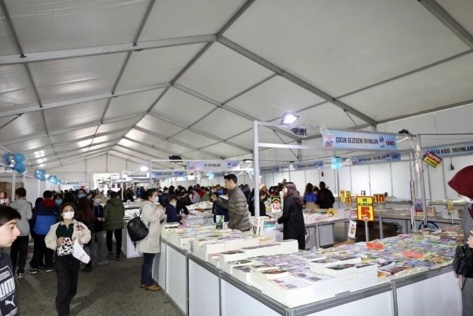 Yunusemre Kitap Günleri Başladı