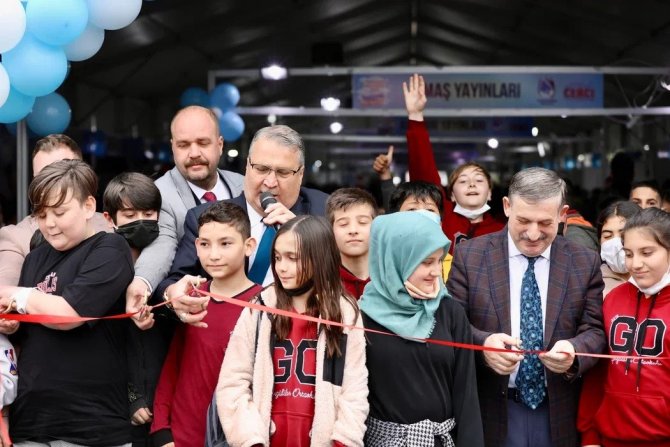 Yunusemre Kitap Günleri Başladı