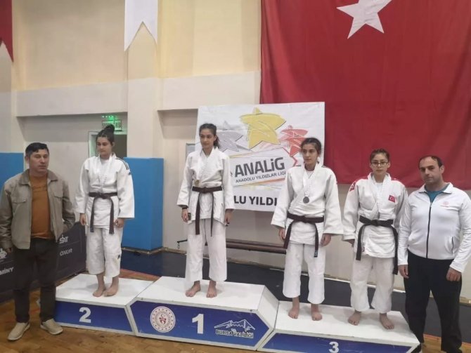 Yunusemreli Yıldız Judoculardan 4 Madalya Daha