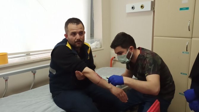 Elektrik Dağıtım Firmasının Görevlisine Köpekler Saldırdı
