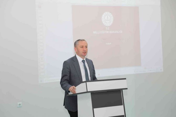 Ağrı’da Okul Ve Kurum Yöneticilerine Yönelik Mesleki Gelişim Seminerleri Başladı