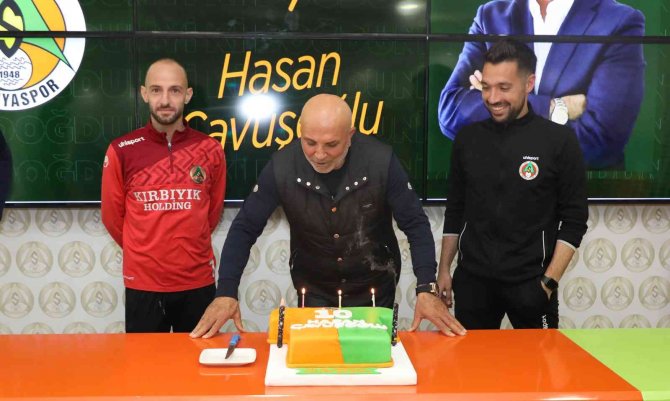 Alanyaspor, Başkan Çavuşoğlu’nun Doğum Gününü Kutladı
