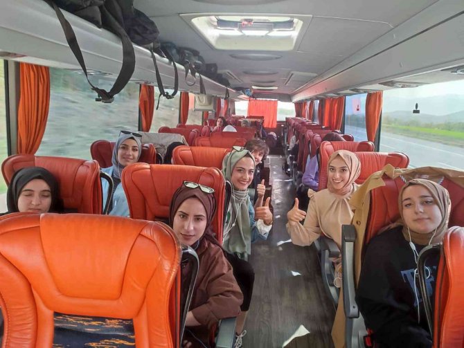 Elazığlı Gençler Ankara Yolcusu