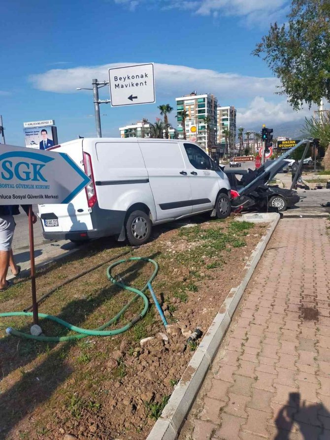 Banka Para Nakil Aracı Kaza Yaptı: 4 Yaralı